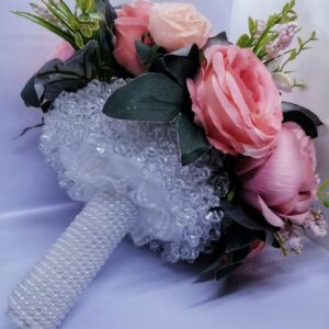 Rose bouquet with crystal base