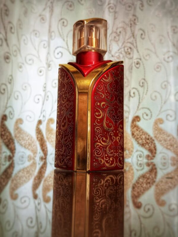 Yasminti perfume for the bride